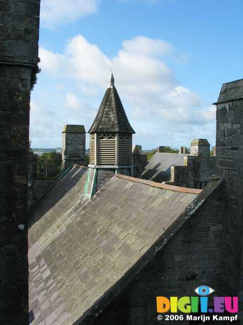 19362 Roofs Bunratty Castle